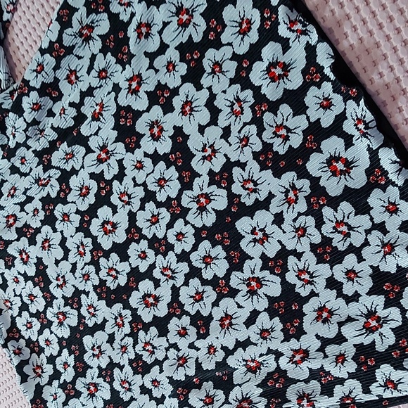 Woman's top - Picture 9 of 9